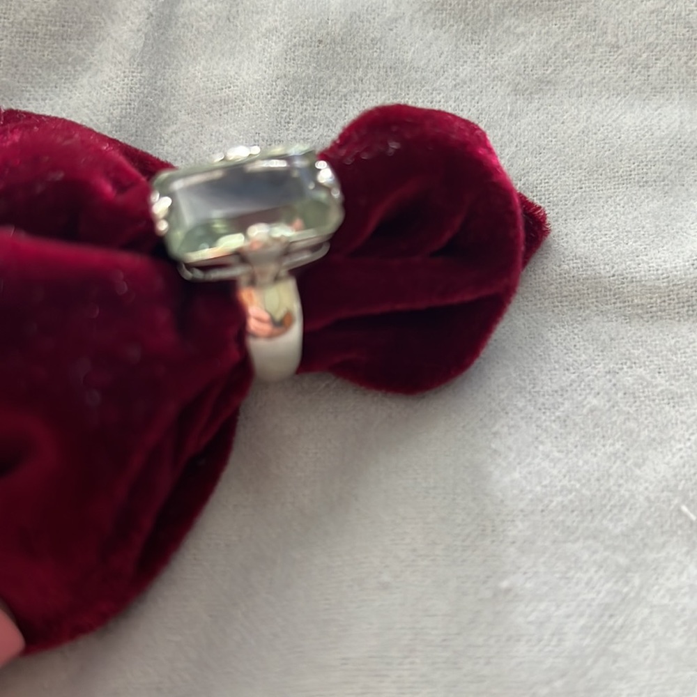 Women’s Green Tourmaline Rectangle shaped ring set in 925 stamped Silver. SZ 7.5 - Picture 3 of 9